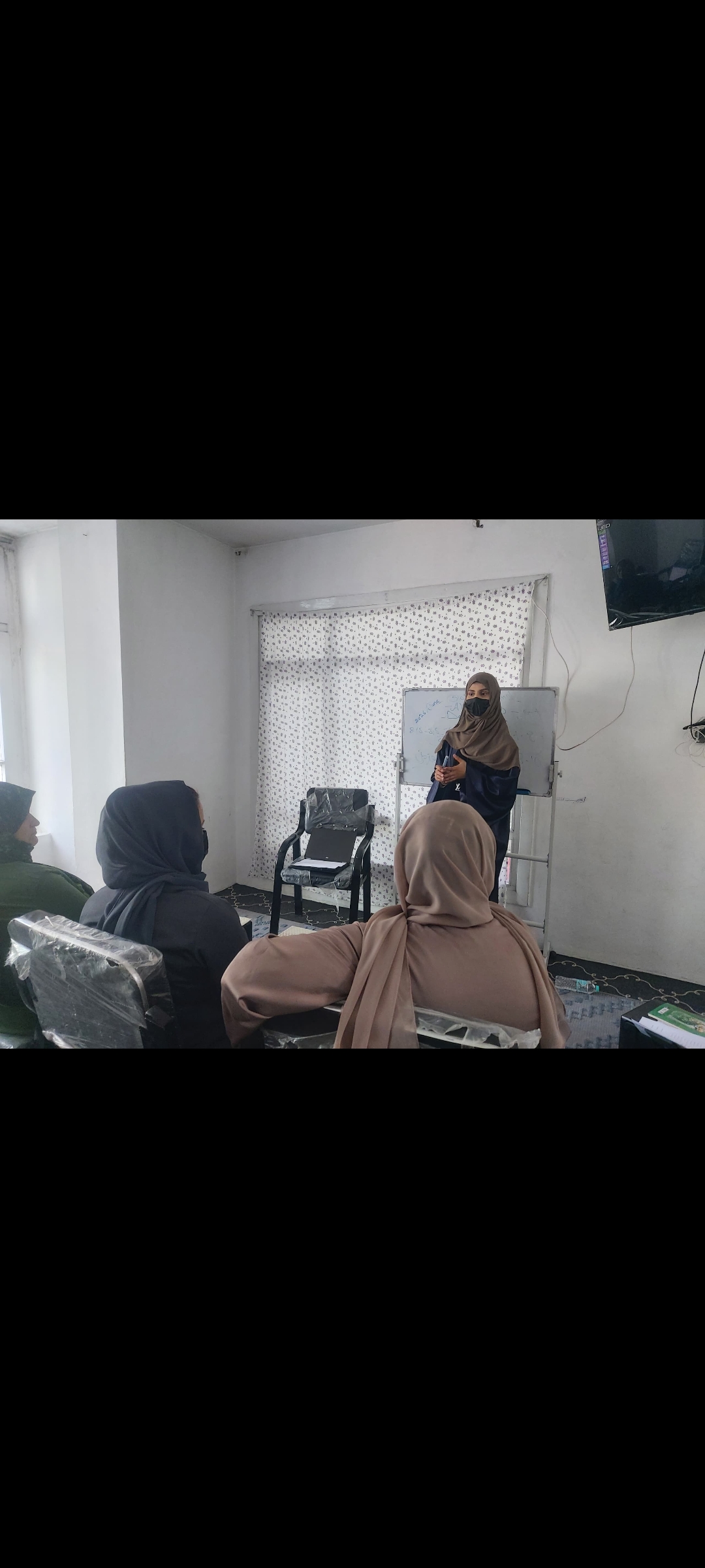 WWOA facilitator leading a wellbeing session